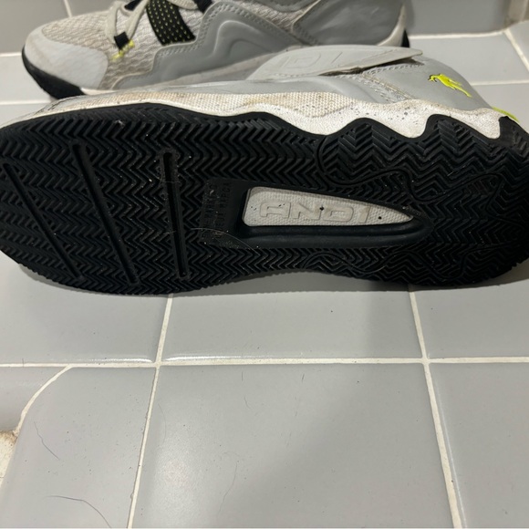 And1 boys size 5 sneakers - Picture 4 of 5